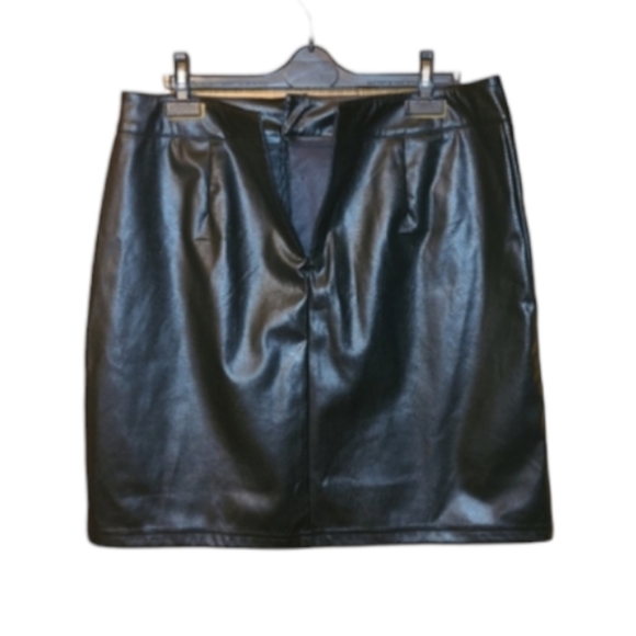 2/$40 Mariloup Wolfe Mini Skirt - Picture 7 of 10